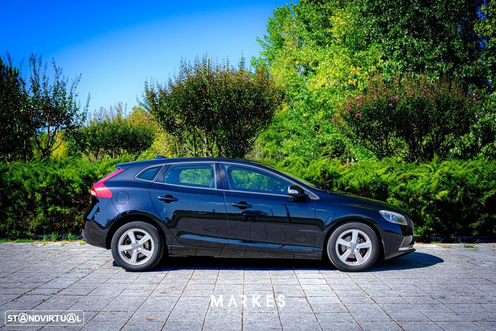 Volvo V40 1.6 D2 Momentum Eco - 9