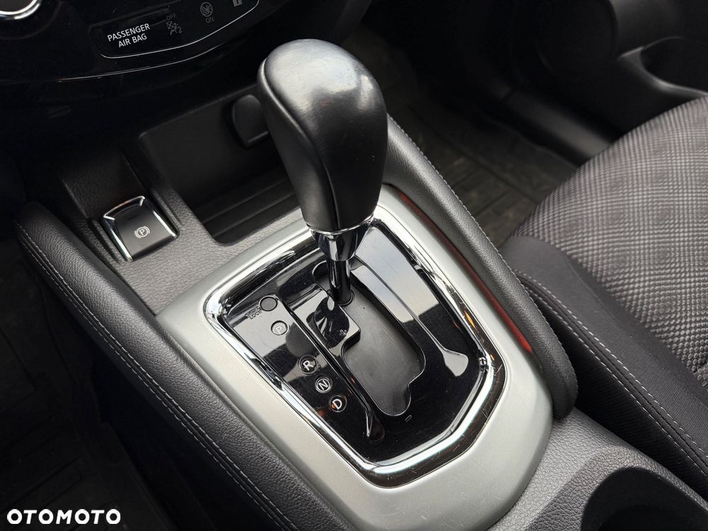 Nissan Qashqai 1.6 DCi Xtronic N-Connecta - 22