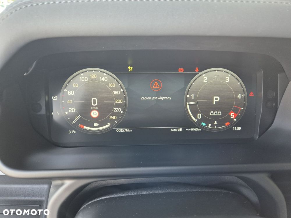 Land Rover Defender 110 D250 X-Dynamic SE - 10