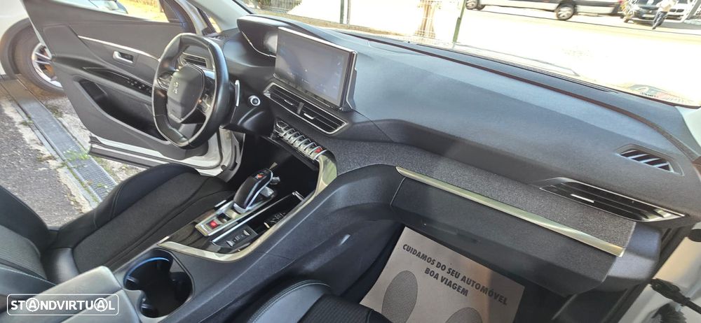 Peugeot 3008 Plug-In Hybrid 225 e-EAT8 Allure Pack - 30