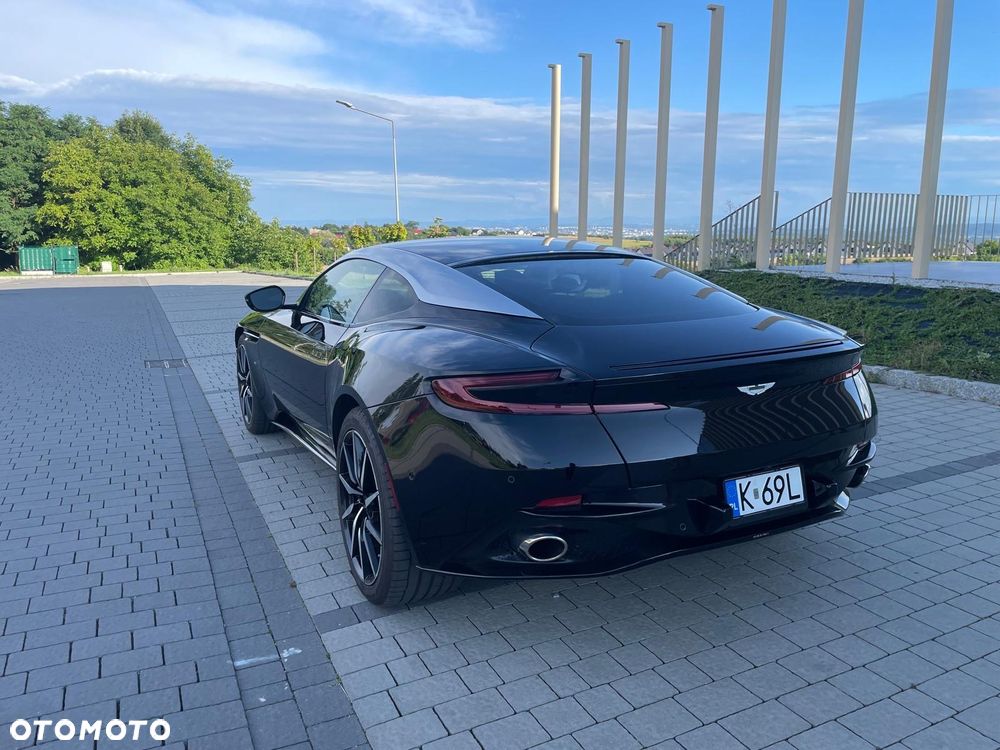 Aston Martin DB11 V12 Coupe - 2