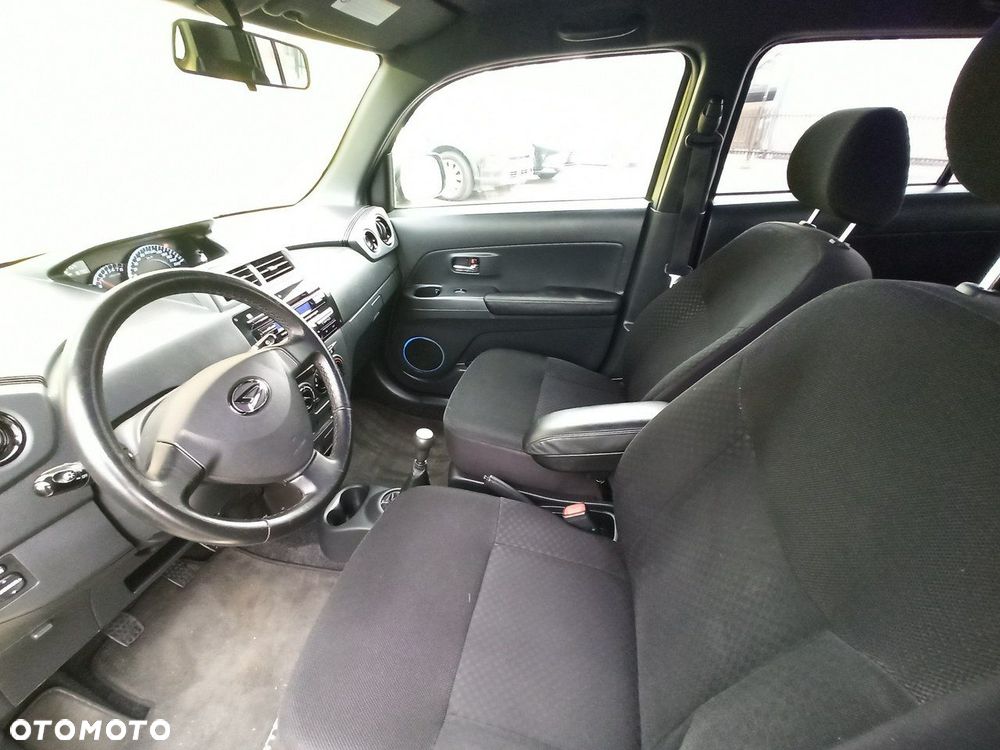 Daihatsu Materia - 7