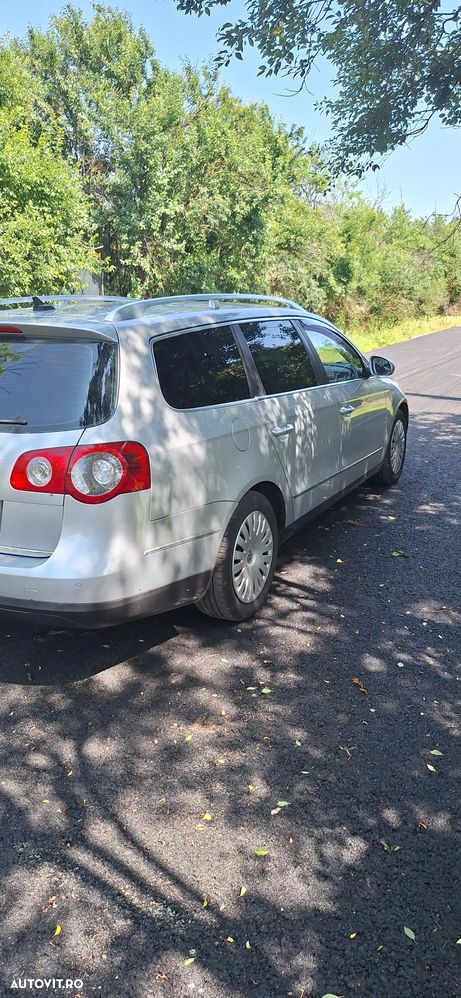Volkswagen Passat 2.0 TDI Comfortline DPF DSG - 2