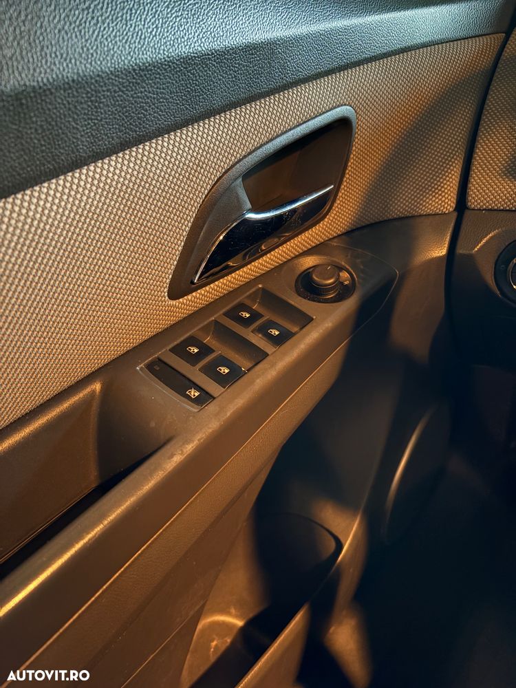 Chevrolet Cruze 1.6 LS Plus G2 - 10