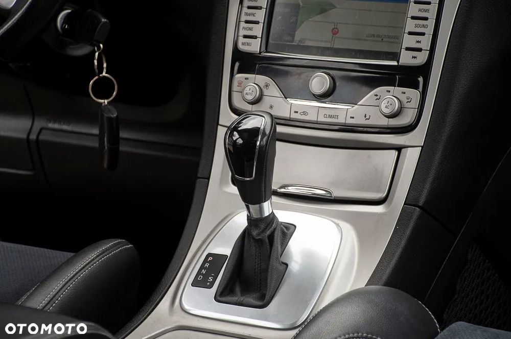Ford Galaxy 2.3 Ghia - 12