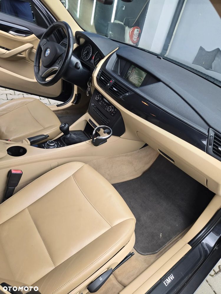 BMW X1 sDrive20d - 11