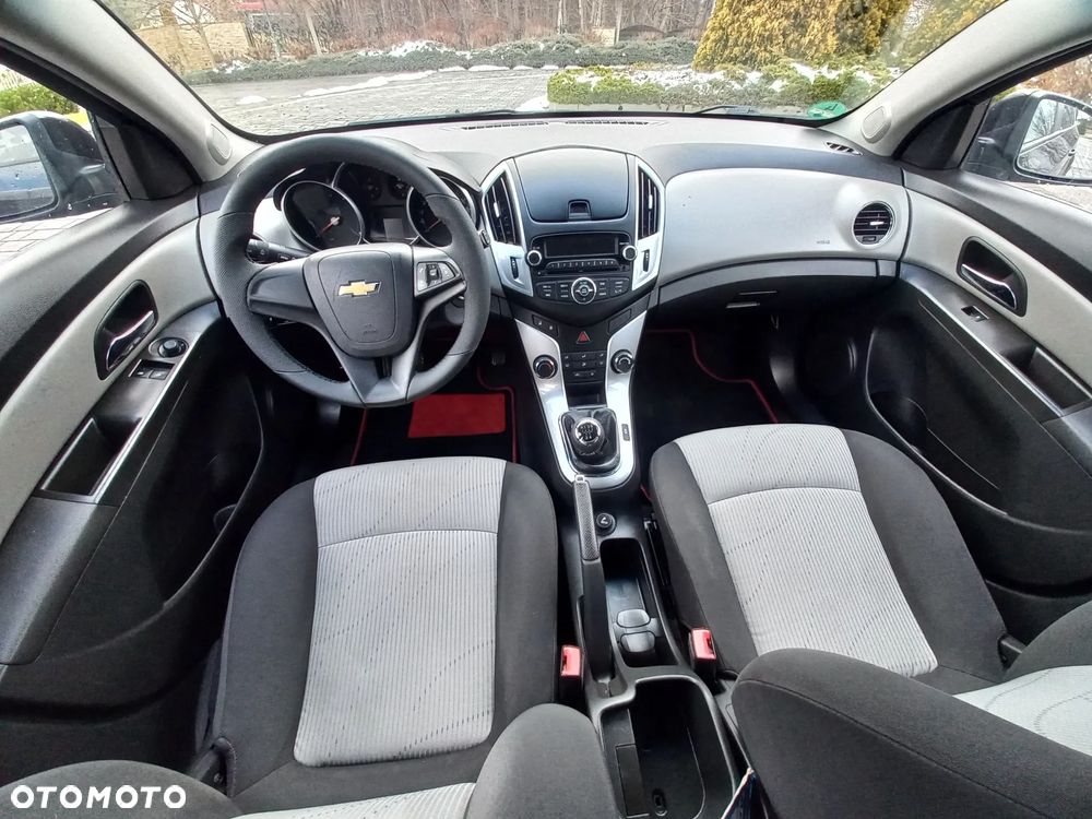 Chevrolet Cruze 1.6 LT - 4