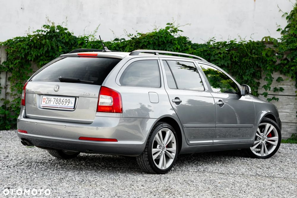 Skoda Octavia 2.0 TSI DSG RS - 15