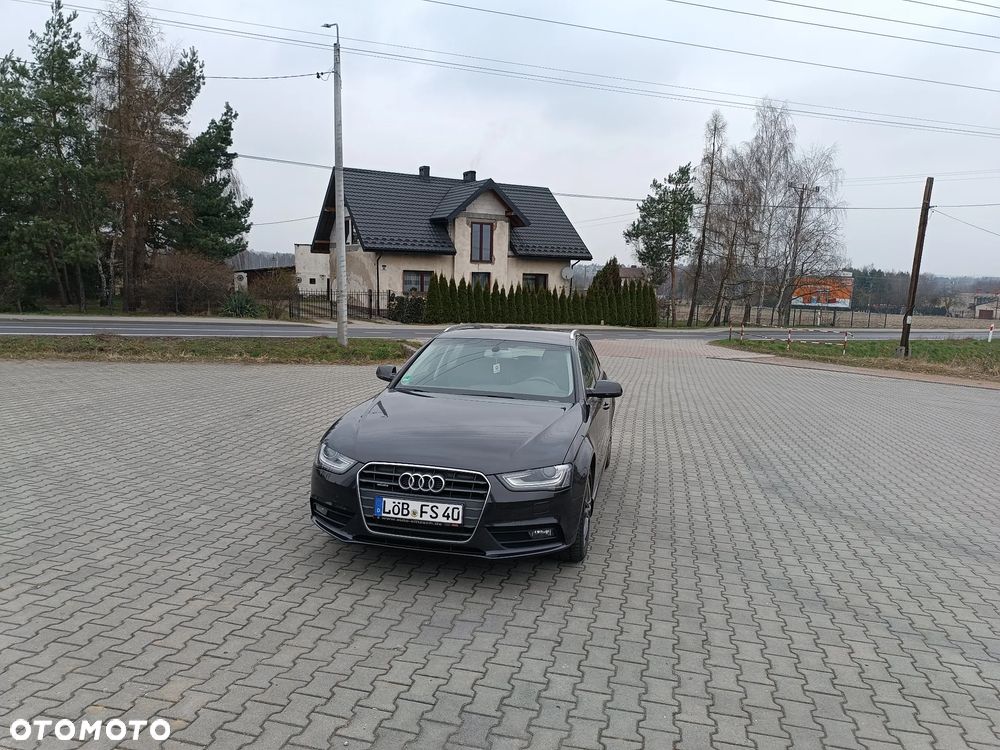 Audi A4 Avant 2.0 TDI DPF quattro Attraction - 2