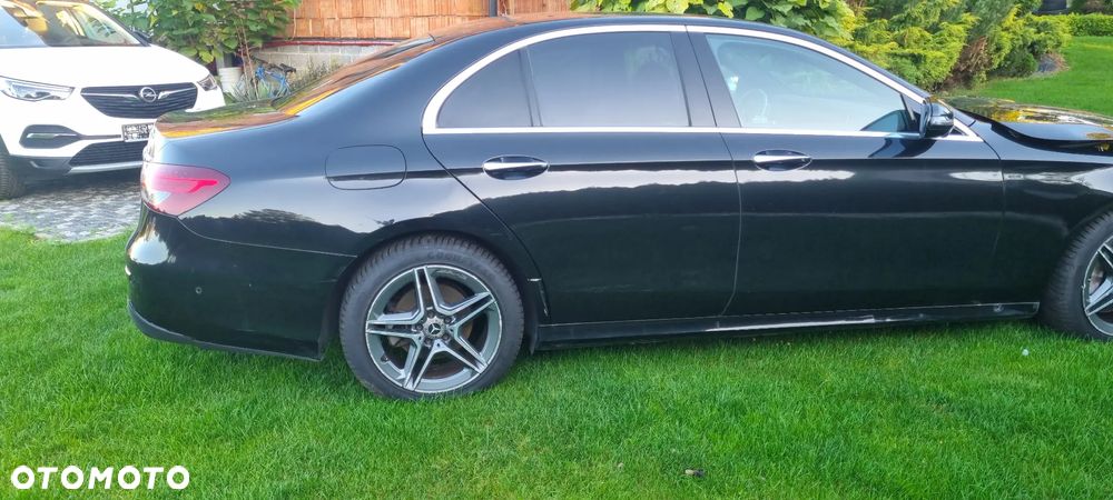 Mercedes-Benz Klasa E 220 d 9G-TRONIC AMG Line - 4