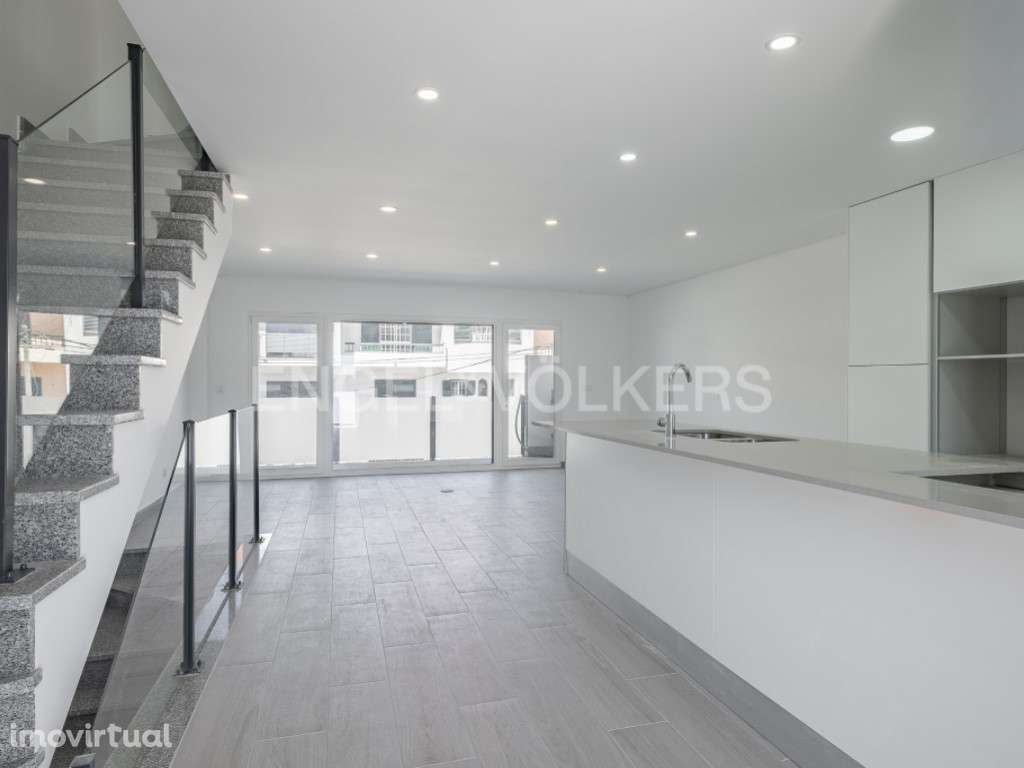 Moradia geminada T2+3 altamente sofisticada - Grande imagem: 4/45