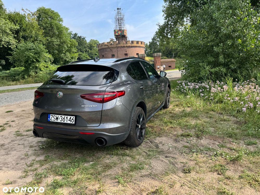 Alfa Romeo Stelvio 2.0 Turbo 16V AT8-Q4 Super - 6