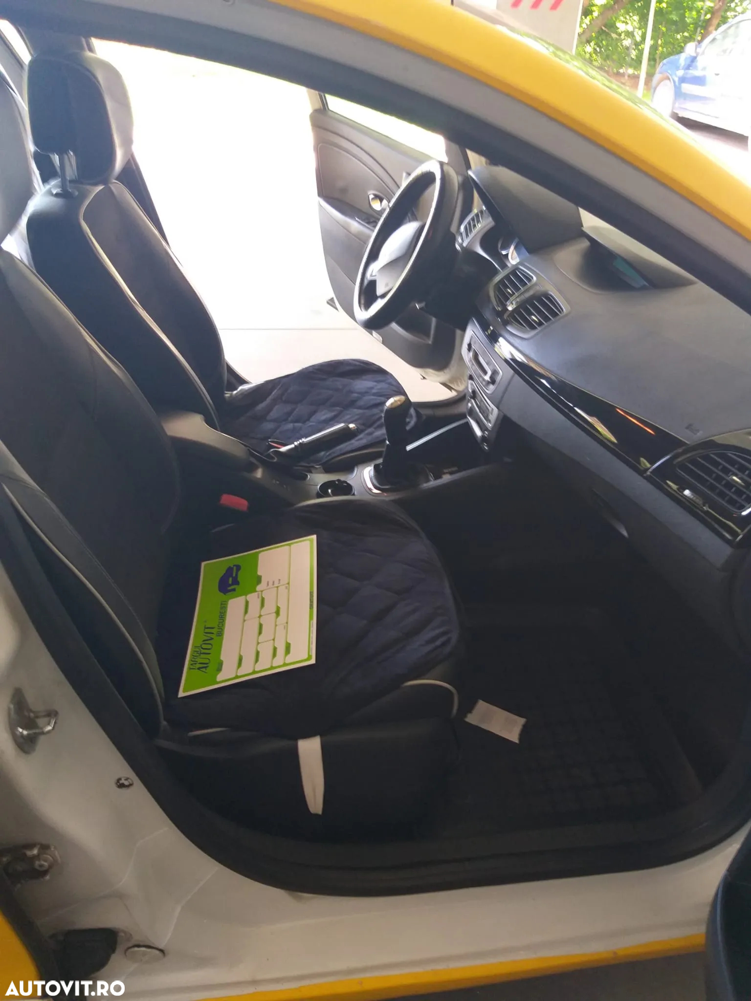 Renault Fluence 1.6 16V Authentique - 6