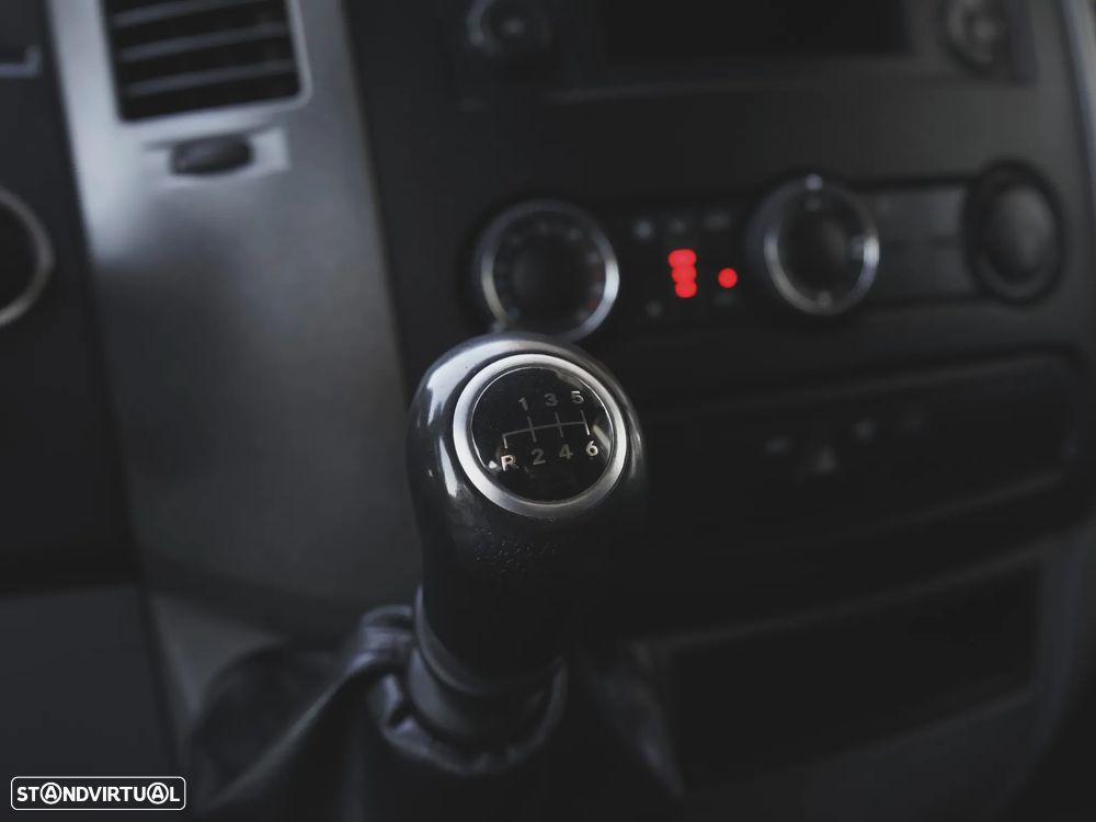 Mercedes-Benz SPRINTER 213 IVA DEDUTIVEL 6 LUGARES - 8