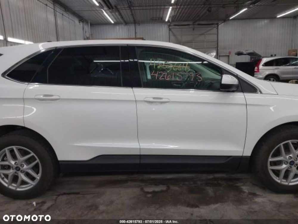 Ford Edge - 8