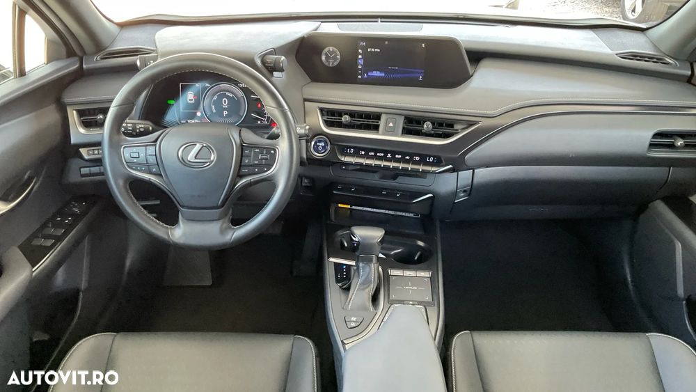 Lexus UX 250h FWD Executive - 19