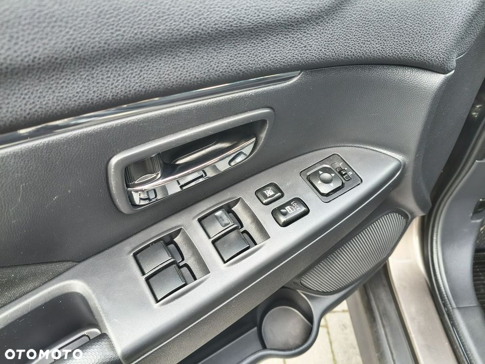 Mitsubishi ASX - 8