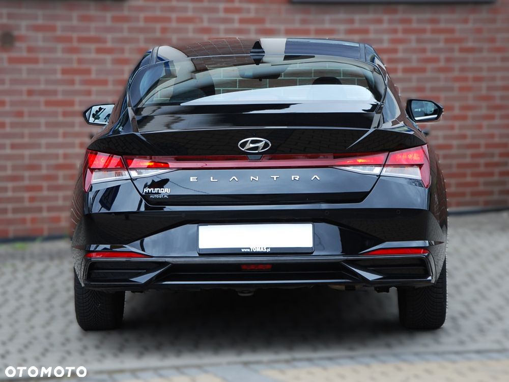 Hyundai Elantra 1.6 Smart CVT - 21