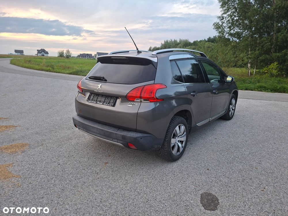 Peugeot 2008 1.2 Pure Tech Style S&S - 5