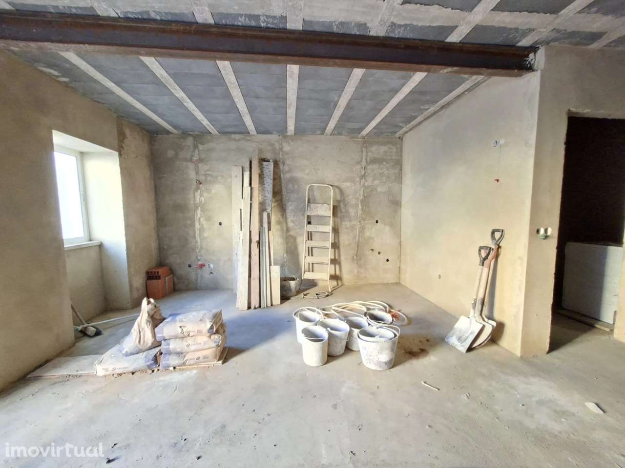 Moradia T1 + Sótão em Peral- Cadaval - Grande imagem: 3/9