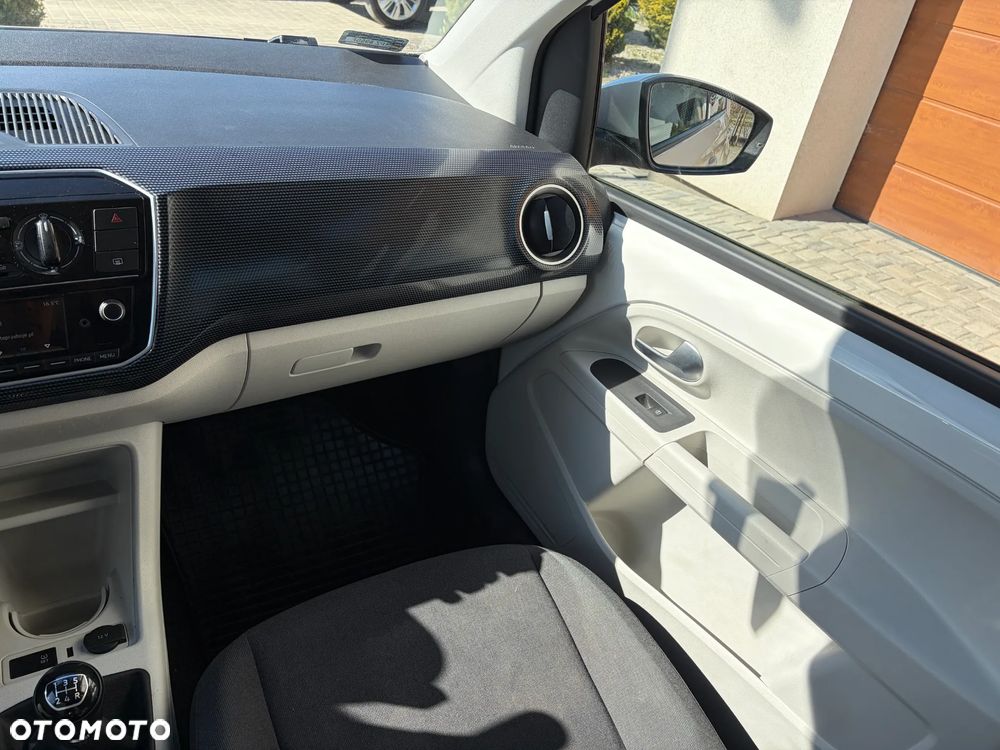 Volkswagen up! 1.0 move - 12