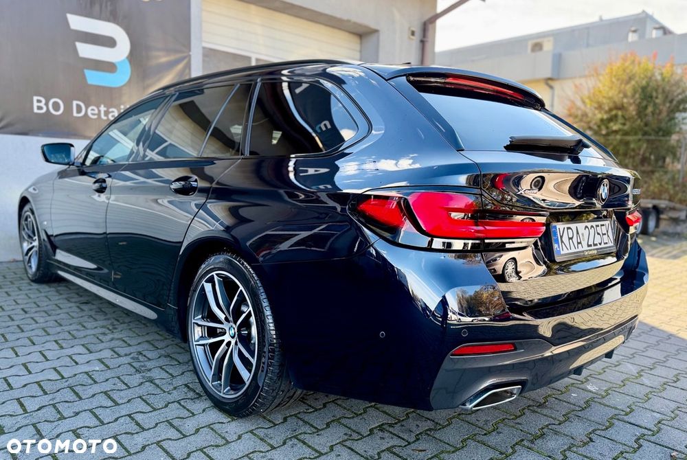 BMW Seria 5 520d xDrive Touring M Sport Edition - 4