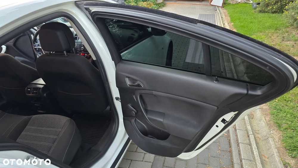 Opel Insignia 2.0 CDTI - 12