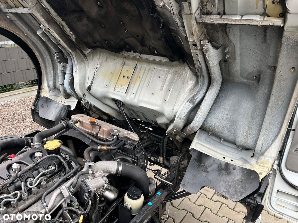 Renault Maxity - 21