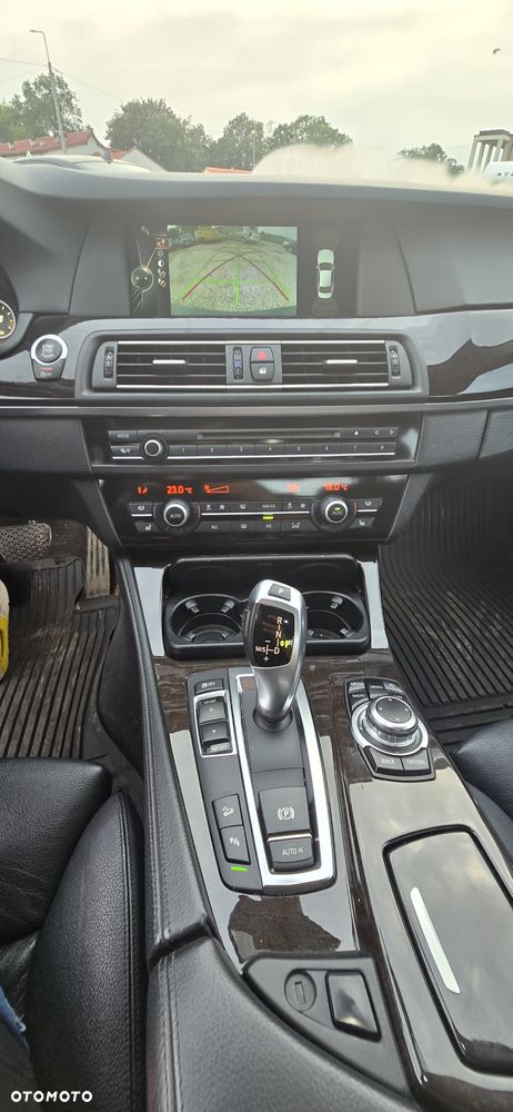 BMW Seria 5 530d xDrive - 26