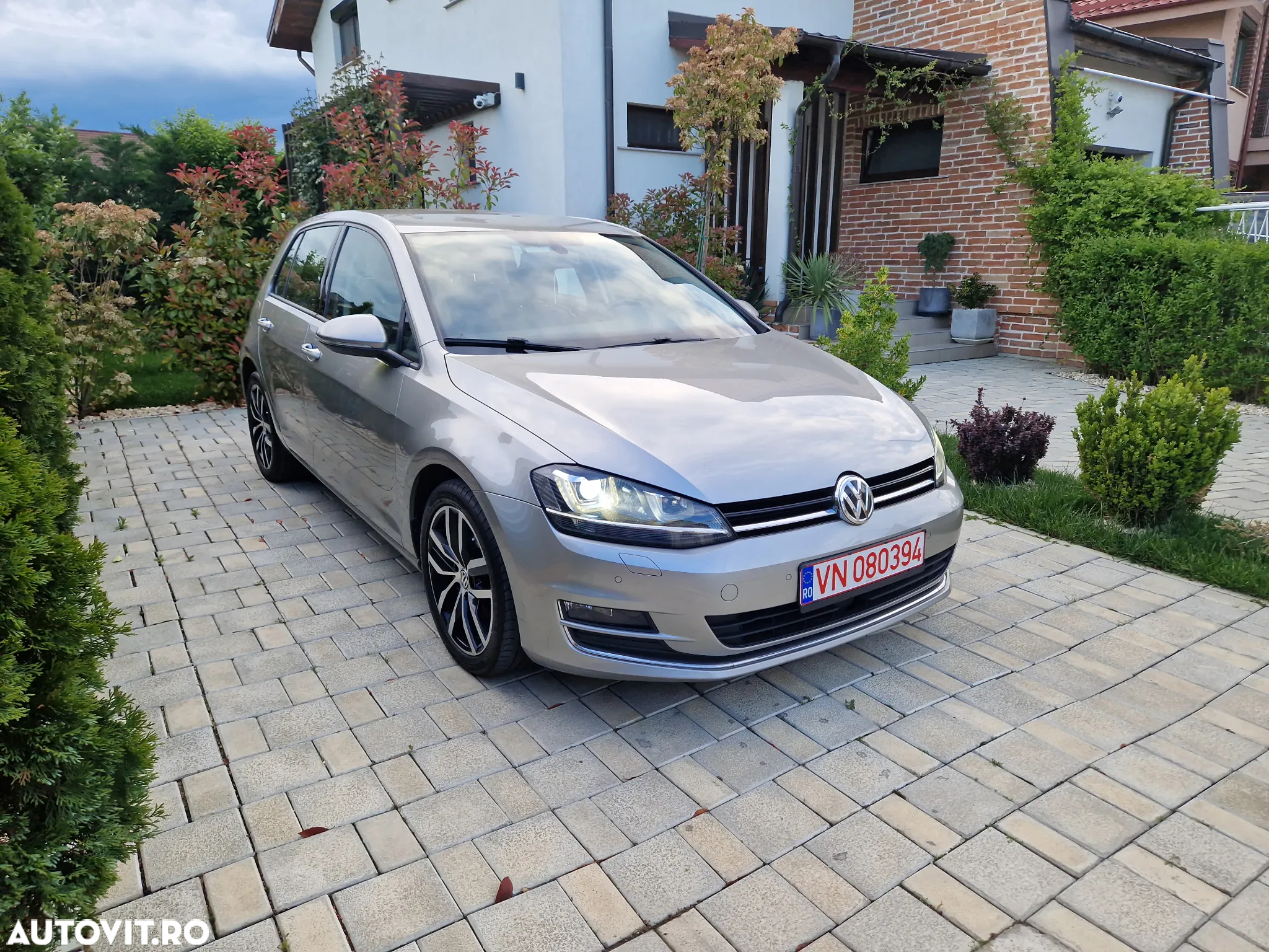 Volkswagen Golf 1.6 TDI DPF BlueMotion Technology Highline - 2