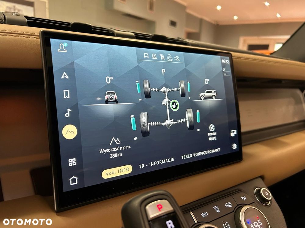 Land Rover Defender 3.0 D250 mHEV X-Dynamic HSE - 26