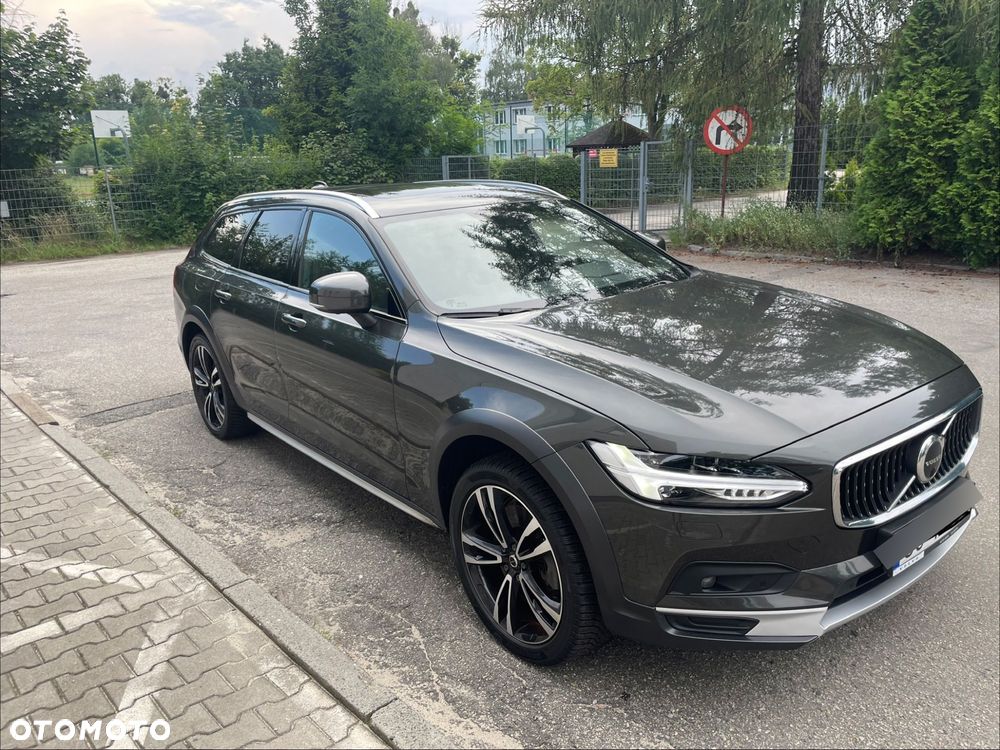 Volvo V90 Cross Country - 3