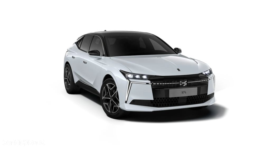 DS Automobiles N°4 1.2 mHEV Étoile Alcantara eDCS6 - 5