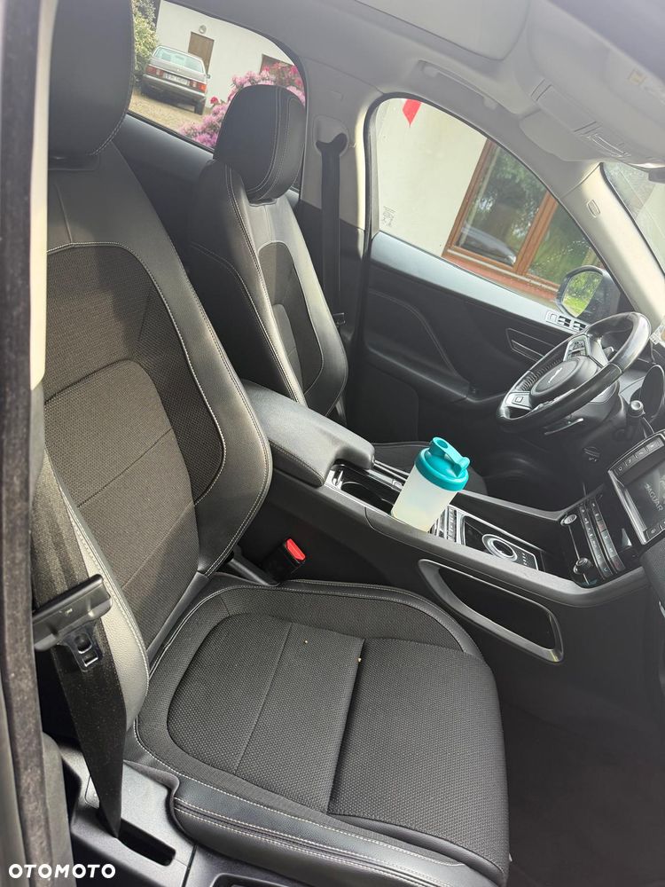 Jaguar F-Pace 2.0 i4D AWD R-Sport - 12
