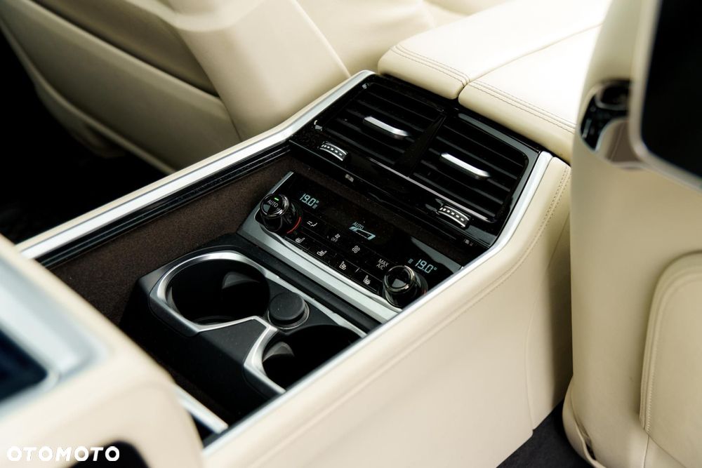 BMW Seria 7 - 36