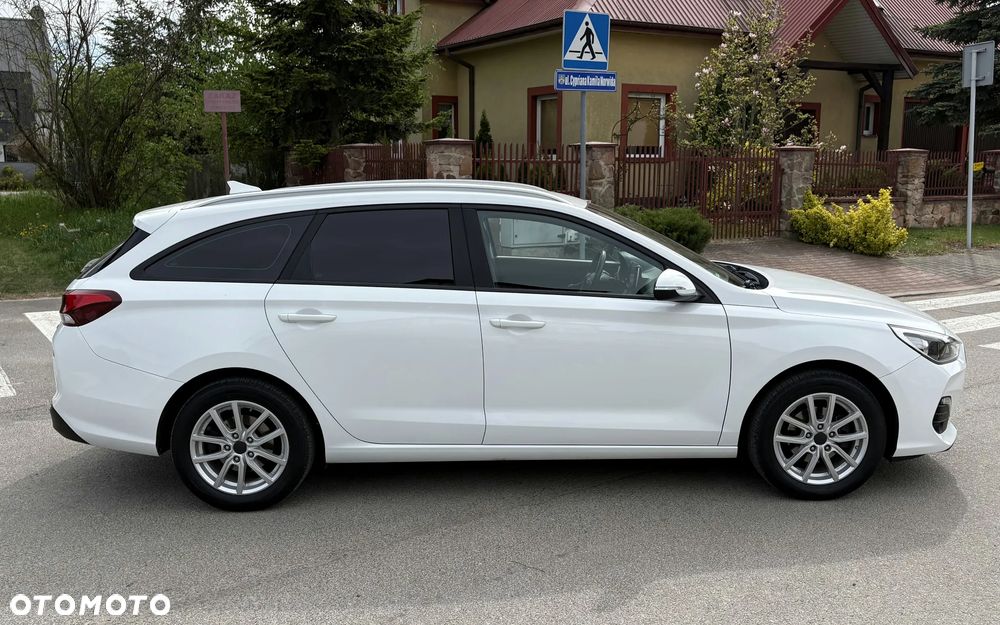 Hyundai i30 1.4 Passion - 12