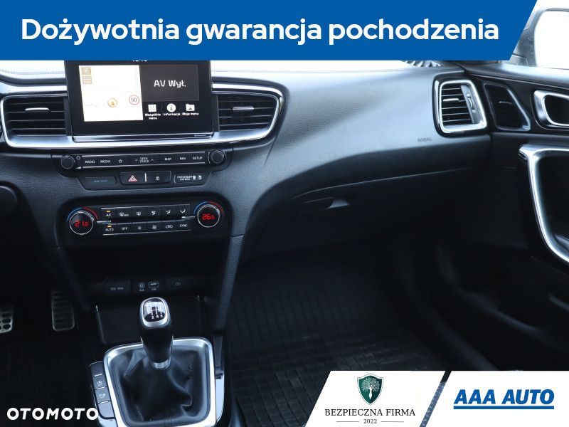 Kia Ceed - 10