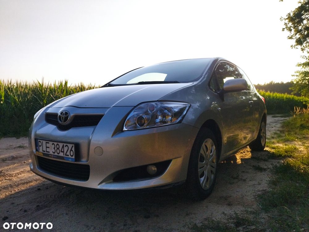 Toyota Auris - 1