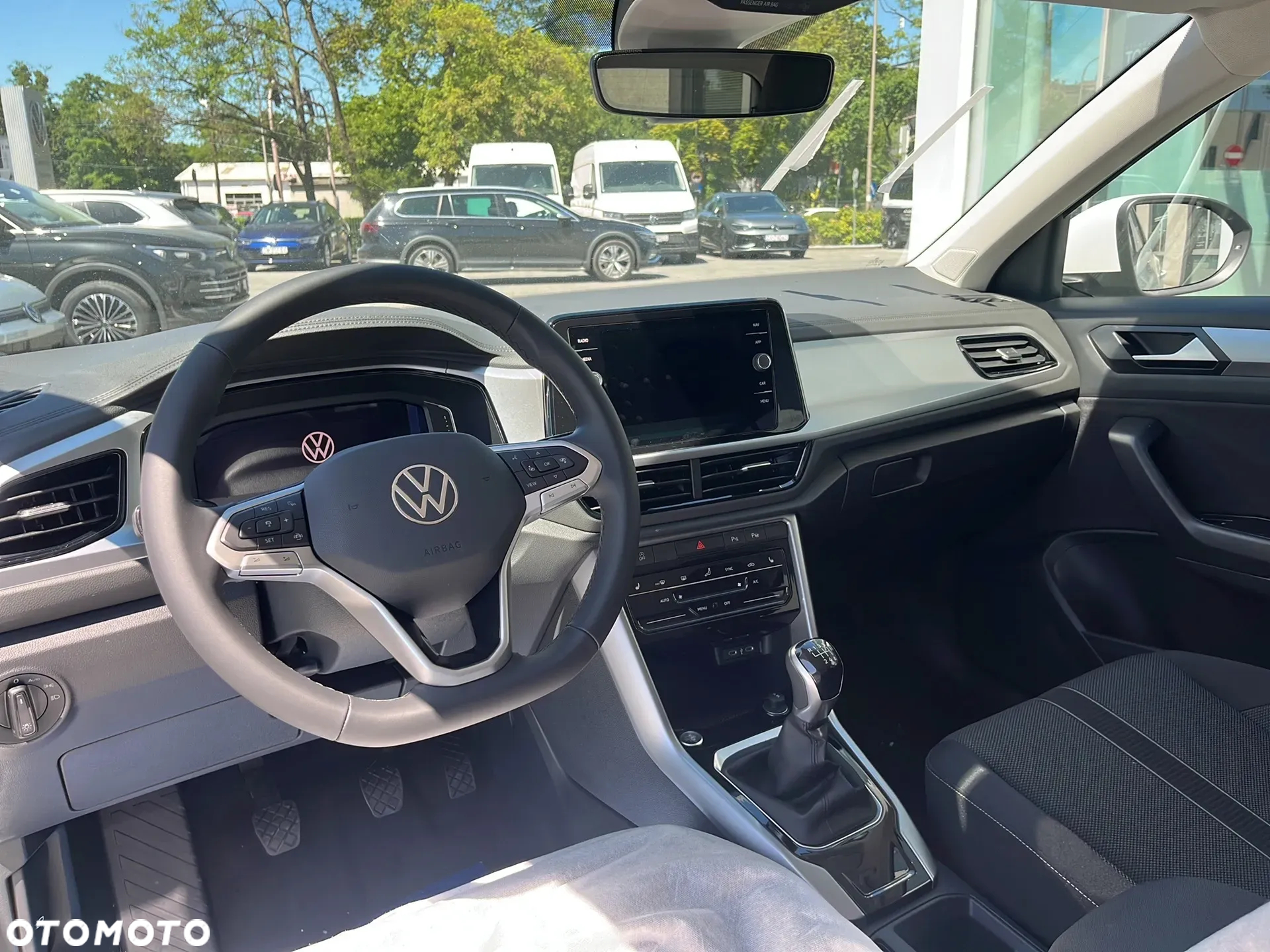 Volkswagen T-Roc - 10