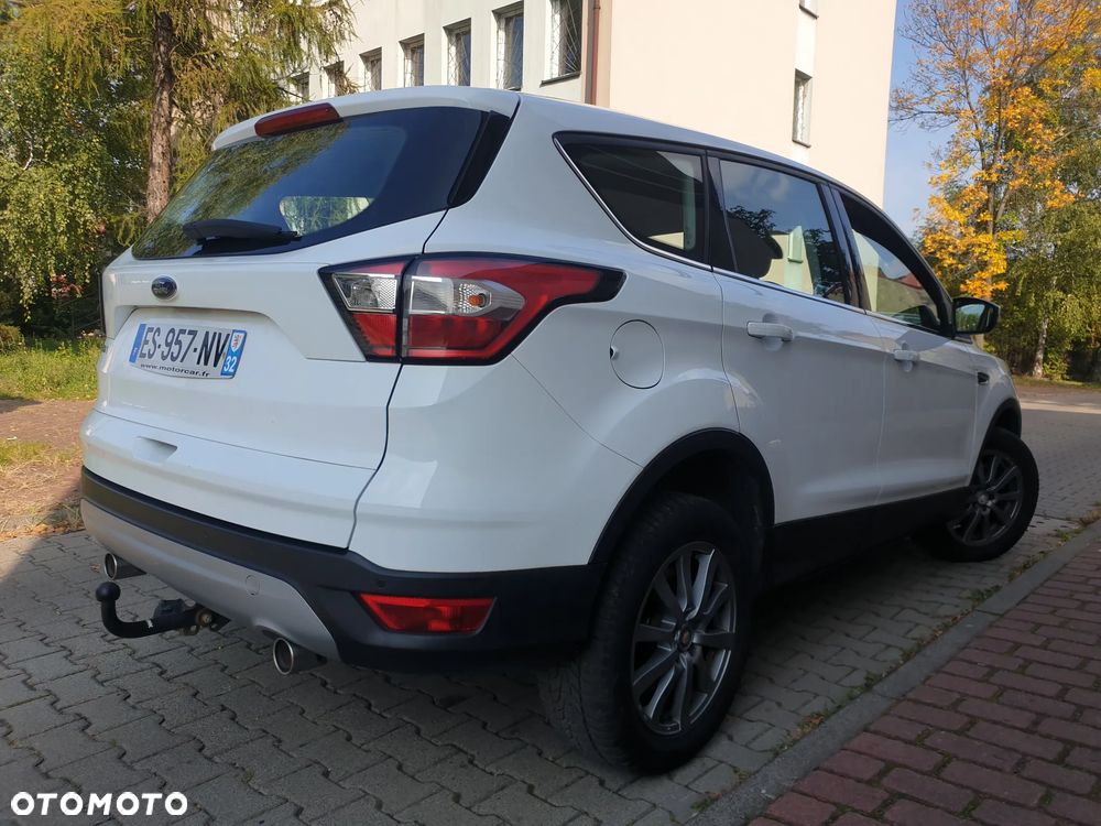 Ford Kuga 2.0 TDCi 2x4 Titanium - 14