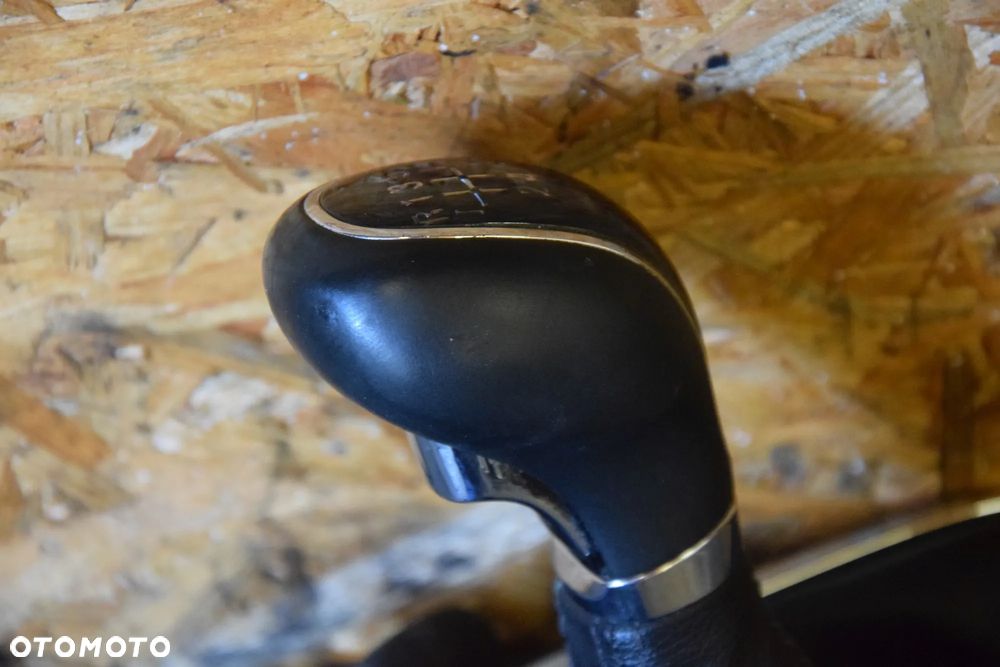 Opel Astra J Gałka mieszek zmiany biegów 5b oryginał igła 55565906 - 8
