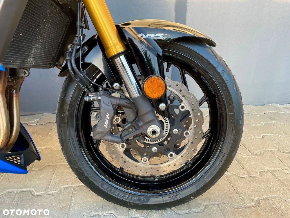 Suzuki GSX - 14
