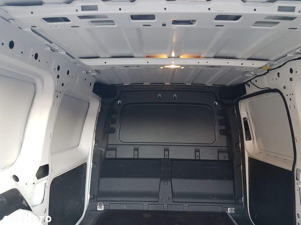 Volkswagen Caddy - 13