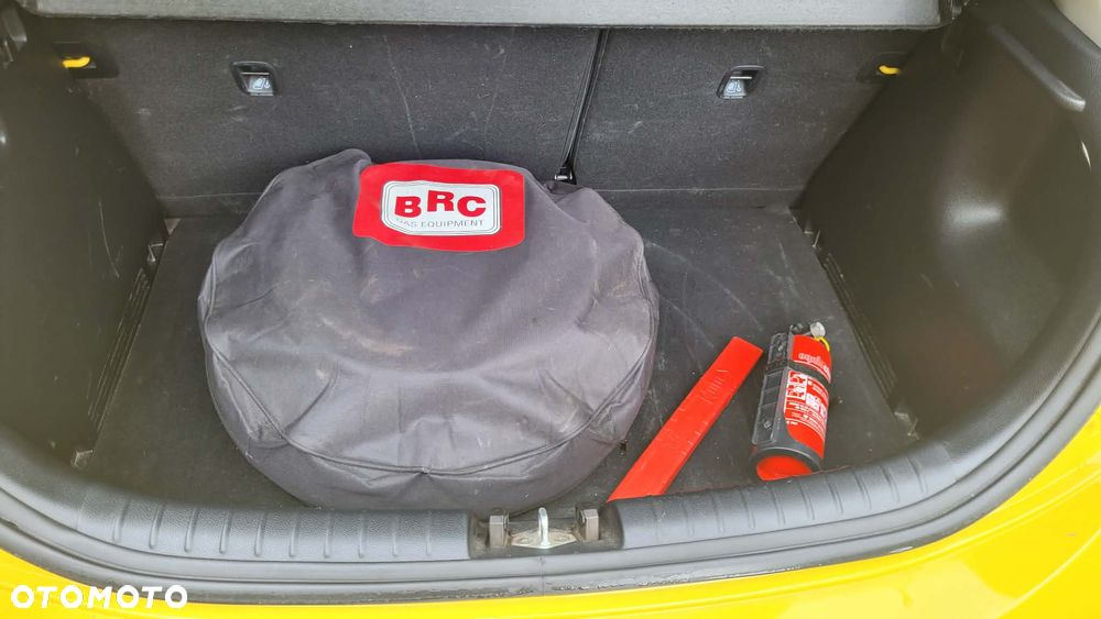 Kia Rio 1.2 M - 12