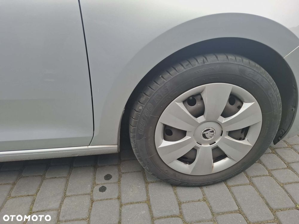 Skoda RAPID 1.2 TSI Active - 6