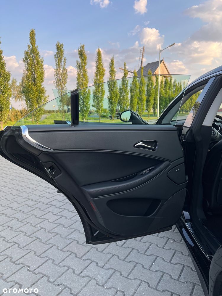 Mercedes-Benz CLS - 23