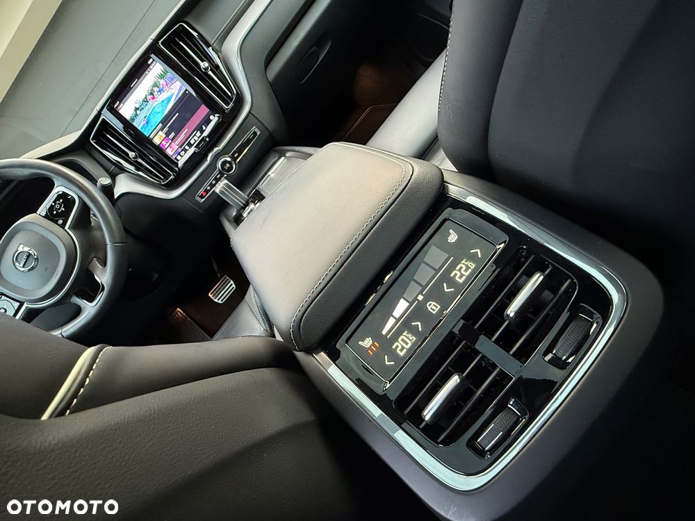 Volvo XC 60 B4 D AWD Geartronic RDesign - 38