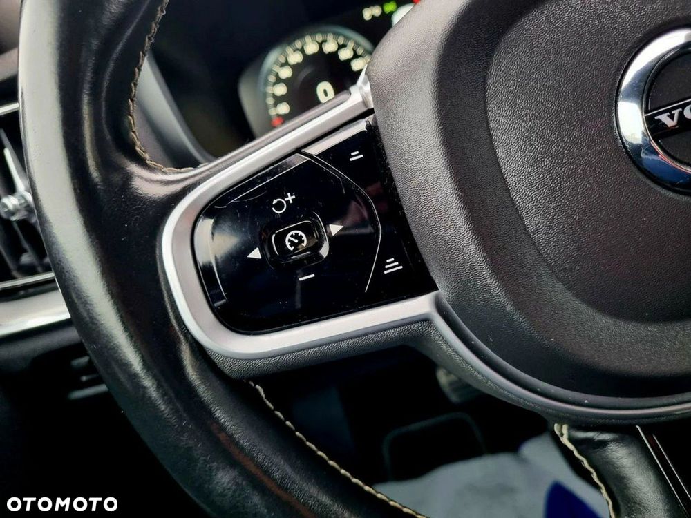 Volvo V60 D4 Geartronic R-Design - 21