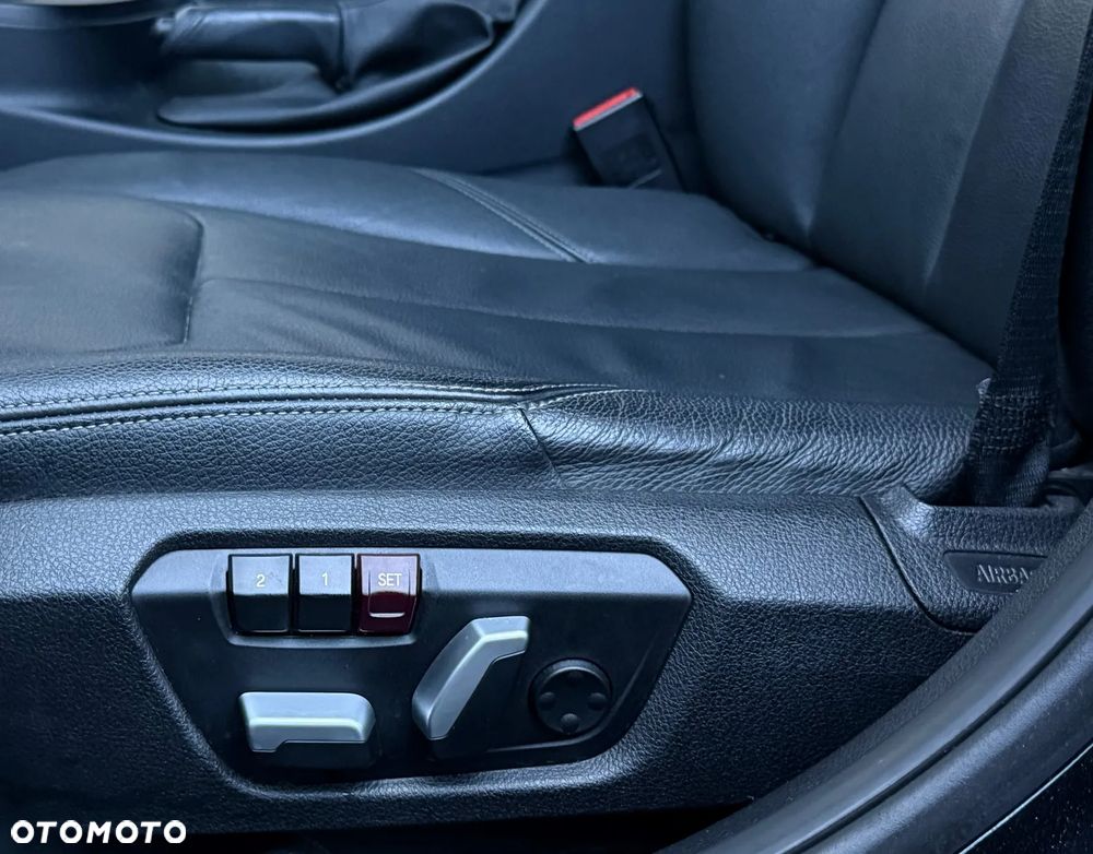 BMW Seria 3 320d Edition Luxury Line Purity - 12