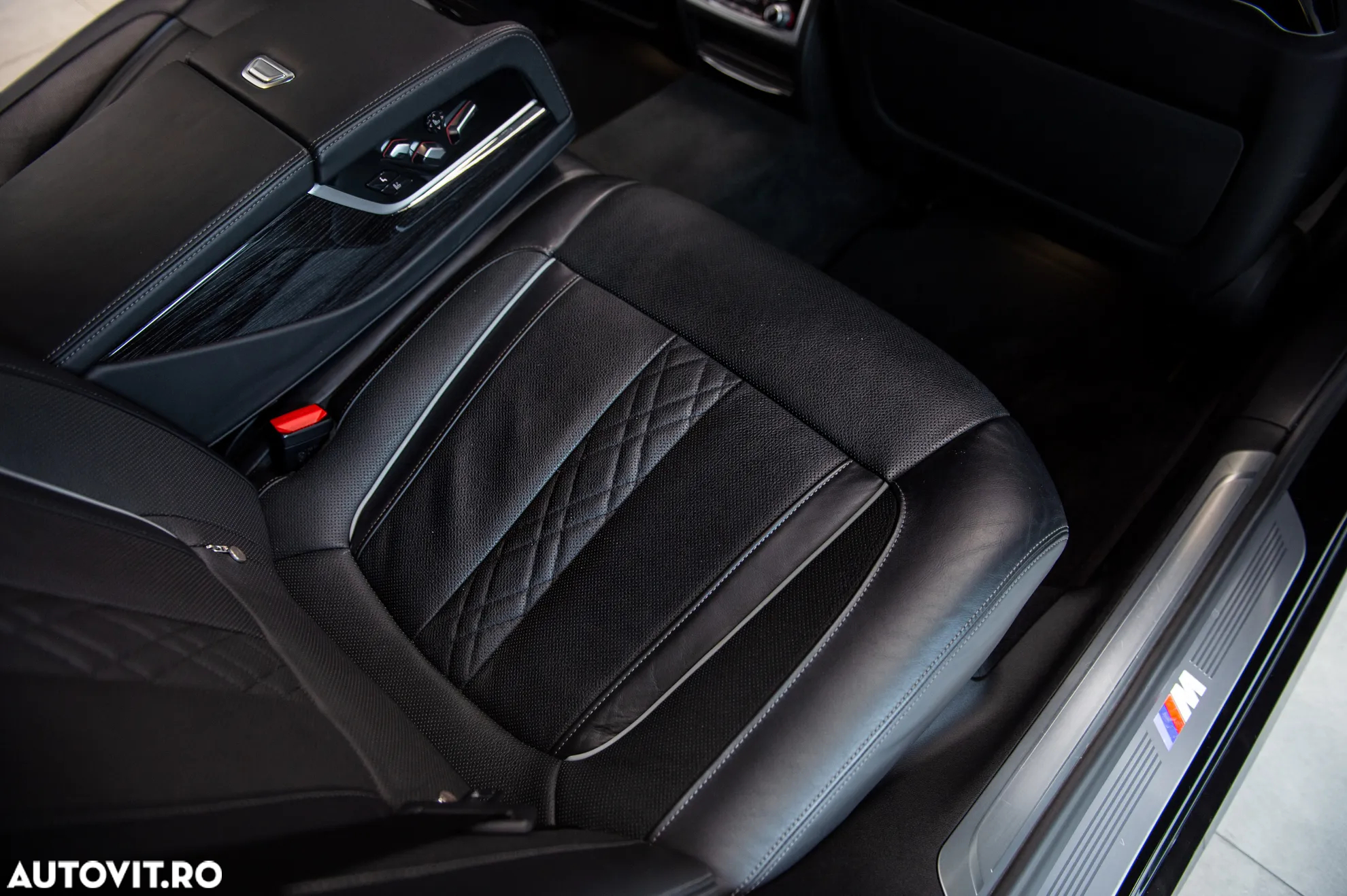 BMW Seria 7 740Li xDrive - 29